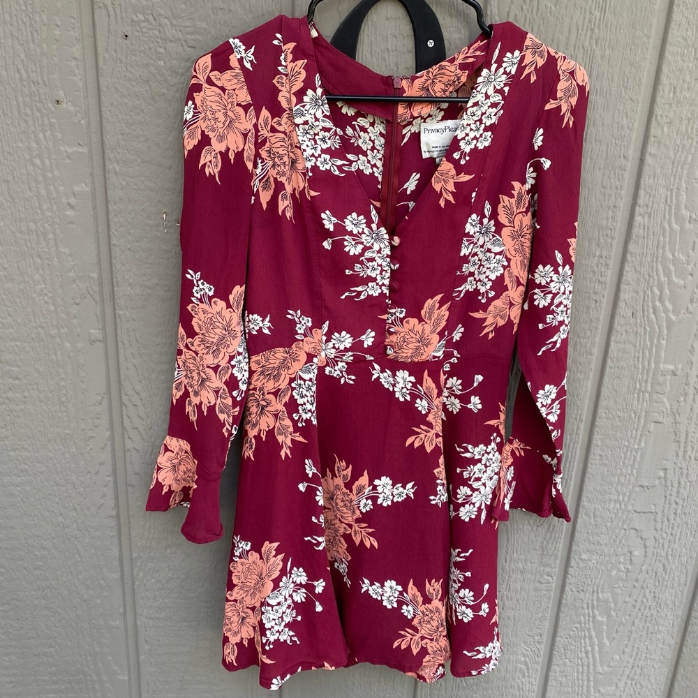 Privacy Please Women Center Mini Dress in Maroon Ditzy Floral size medium